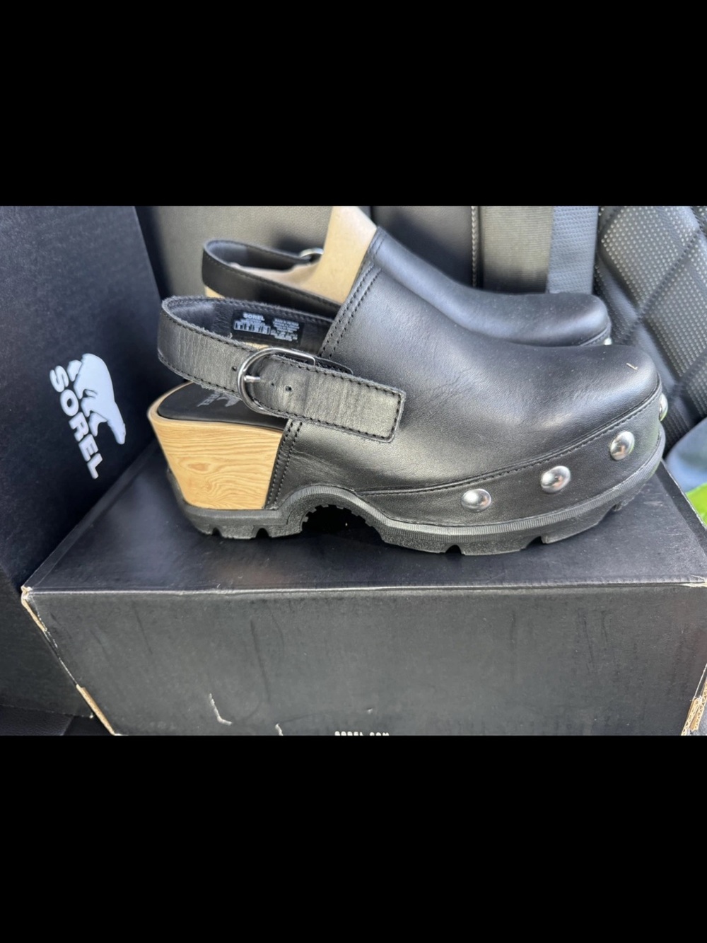 Sorel ROAM’N RVT Black and Tan Studded Leather Clogs size 8 NWOT - Picture 4 of 4